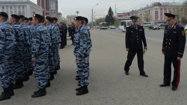 Строевой смотр сотрудников полиции