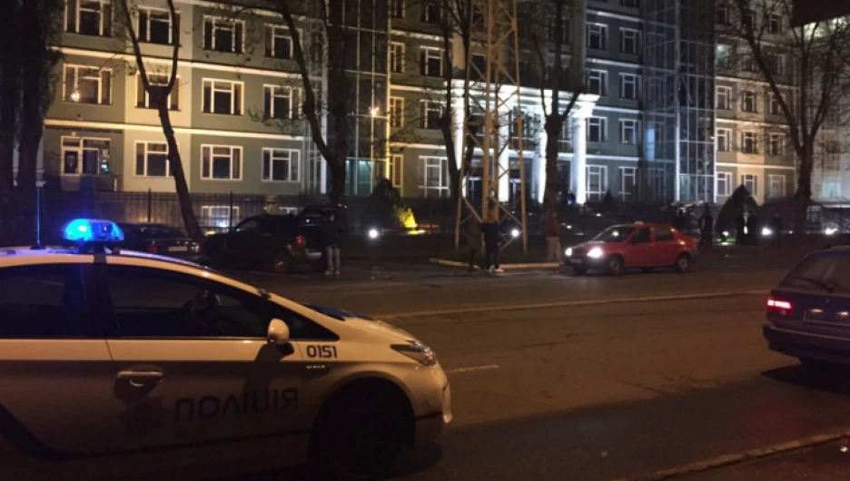 Ночью одесский банк обстреляли из гранатомета.