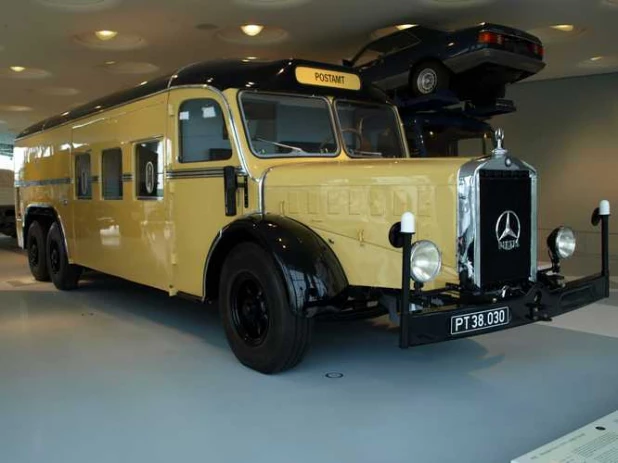 Mercedes-Benz O10000