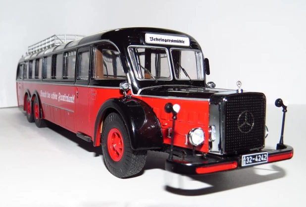 Mercedes-Benz O10000