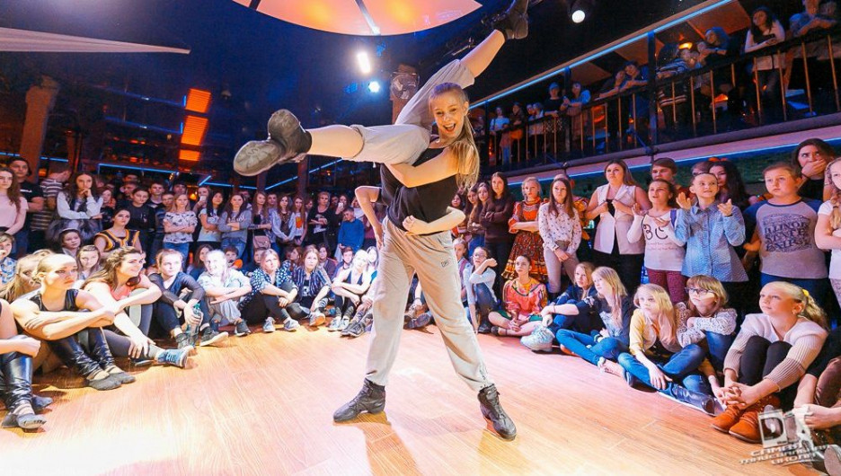 Барнаульцы участвуют в конкурсе "Самая танцевальная школа"