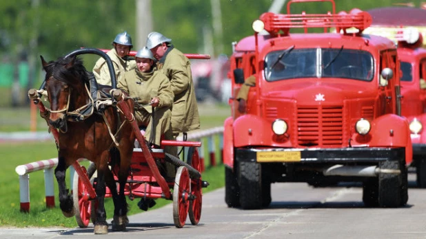 Парад пожарной техники.