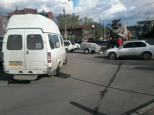 Авария на Красноармейском проспекте в Барнауле, 29 апреля.