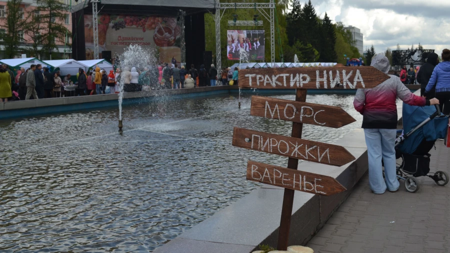 На гастрономическом фестивале "Алтайское гостеприимство".