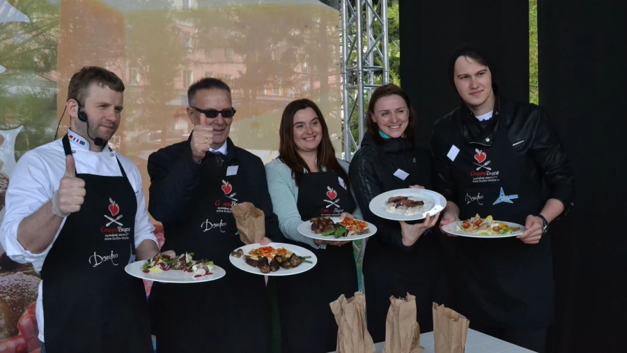 На гастрономическом фестивале "Алтайское гостеприимство".