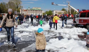 Выставка пожарной техники в Барнауле.