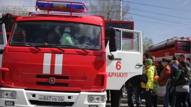 Выставка пожарной техники в Барнауле.