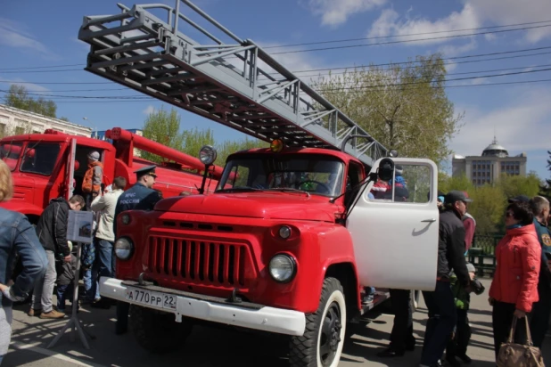 Выставка пожарной техники в Барнауле.