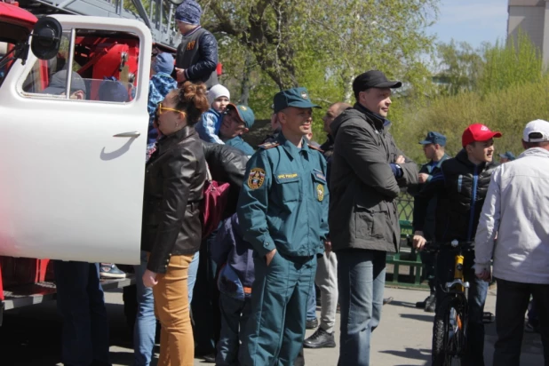 Выставка пожарной техники в Барнауле.