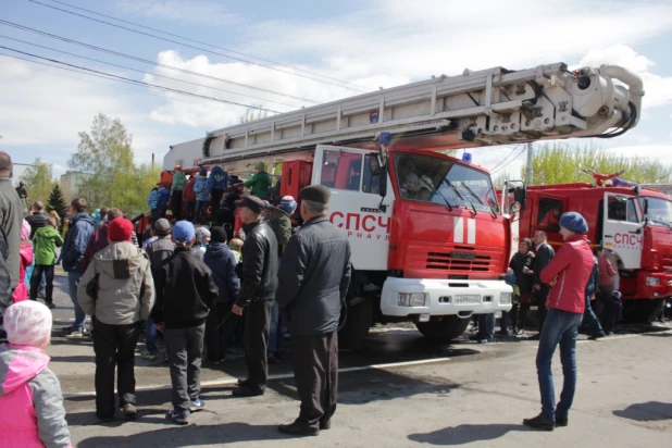 Выставка пожарной техники в Барнауле.