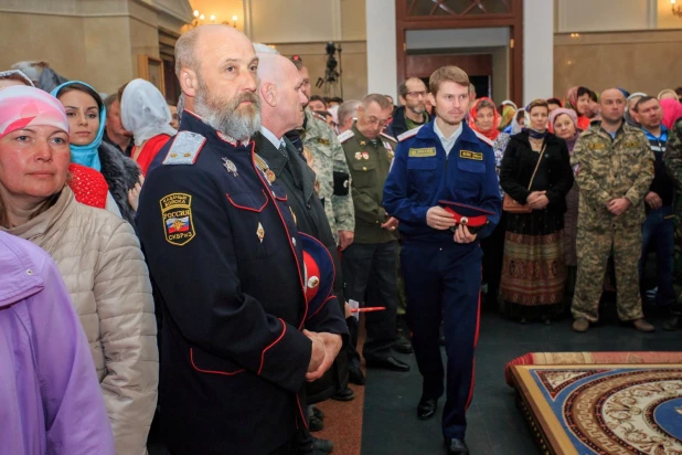 Пасхальное богослужение в Барнауле 1 мая 2016 года.