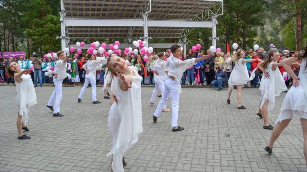 Праздник "Цветение Маральника", 30 апреля 2016 года.