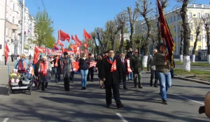 Первомайская демонстрация барнаульских коммунистов.