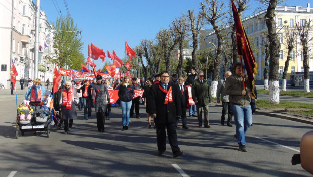 Первомайская демонстрация барнаульских коммунистов.