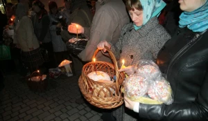 Пасхальное богослужение в Барнауле 1 мая 2016 года.