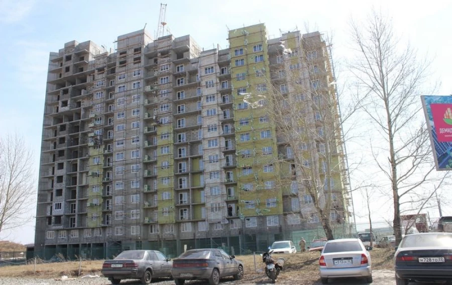 Отделка фасада первого дома ЖК "Демидов парк"