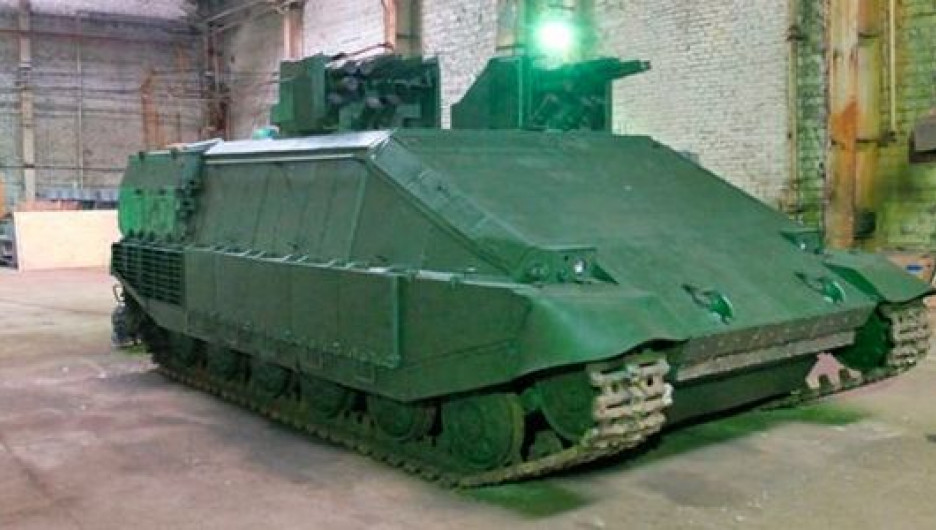 Украинский городской танк "Азовец".