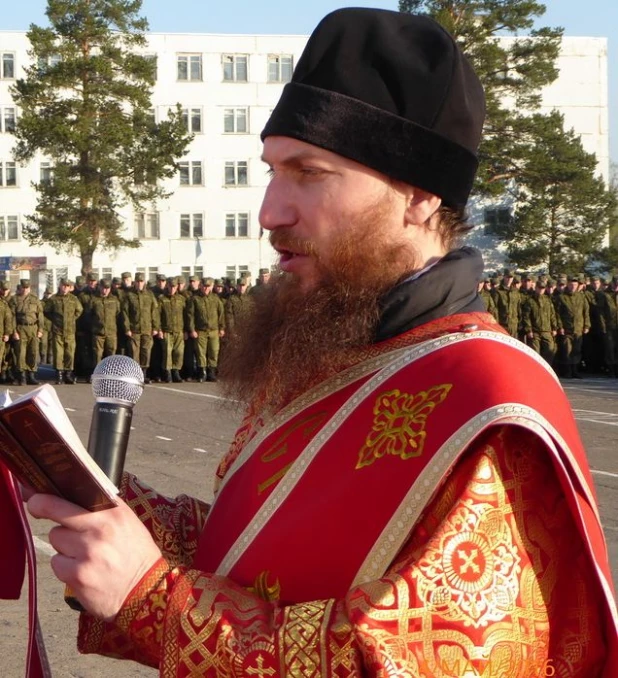 Богослужение в ракетной части.