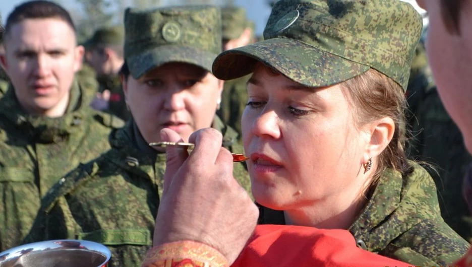 Богослужение в ракетной части.