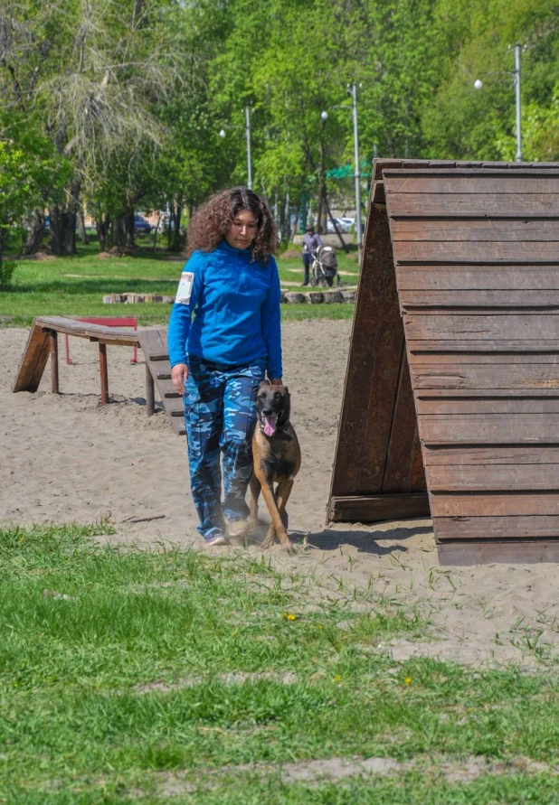 Соревнования по спортивно-прикладному собаководству "Друг полка".