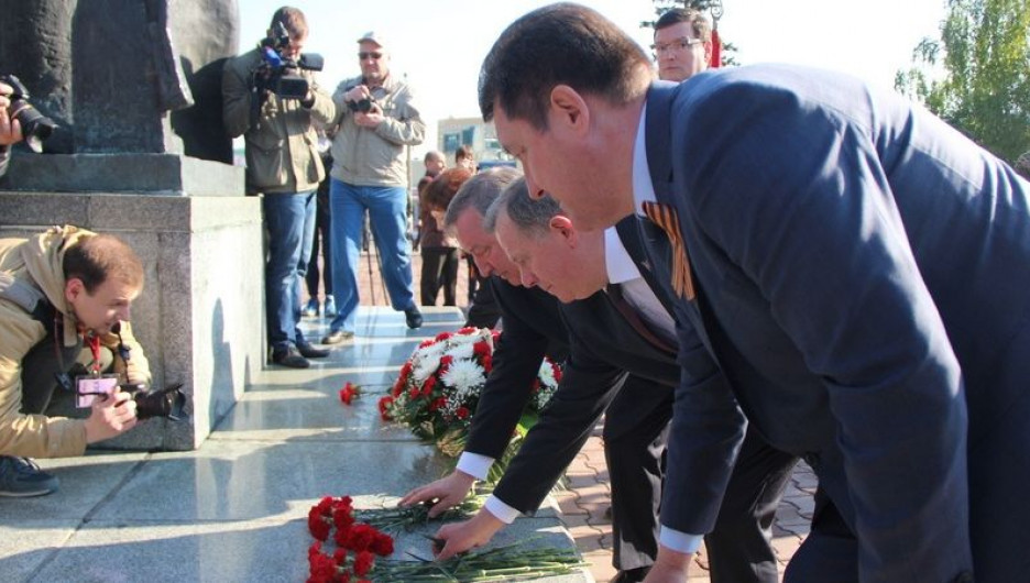 В Барнауле на мемориале Славы почтили память солдат-победителей.