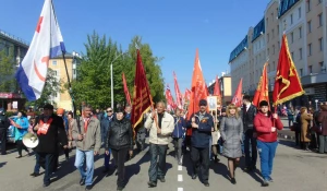 9 мая барнаульские коммунисты провели сразу несколько акций.