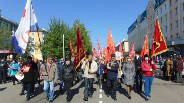 9 мая барнаульские коммунисты провели сразу несколько акций.