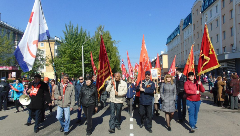 9 мая барнаульские коммунисты провели сразу несколько акций.