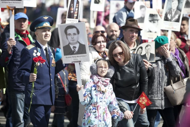 "Бессмертный полк" в Барнауле. 9 мая 2016 года.