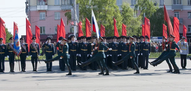 Парад Победы в Барнауле 9 мая 2016 года.