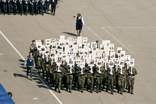 Парад Победы в Барнауле 9 мая 2016 года.