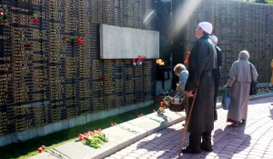 Барнаульские ветераны почтили память погибших в Великой Отечественной войне.