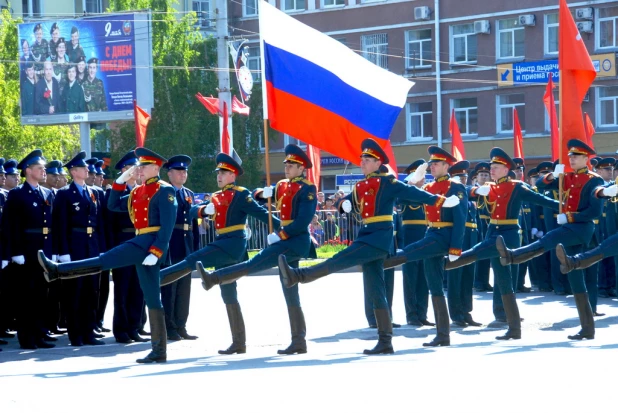 Парад Победы в Барнауле 9 мая 2016 года.