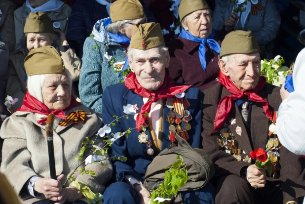 Парад Победы в Барнауле 9 мая 2016 года.