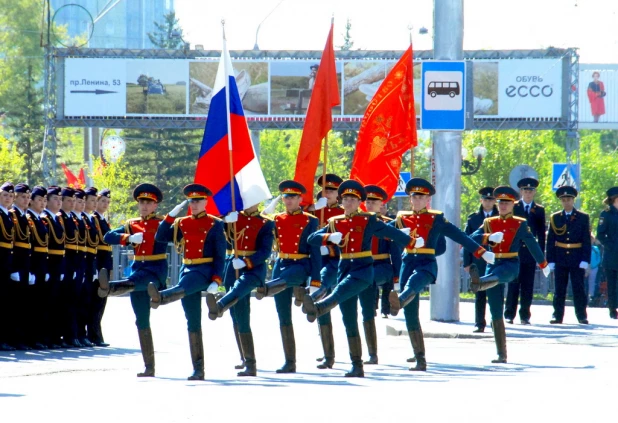 Парад Победы в Барнауле 9 мая 2016 года.