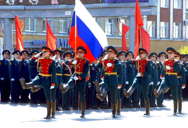 Парад Победы в Барнауле 9 мая 2016 года.