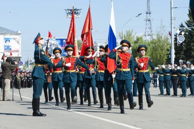 Парад Победы в Барнауле 9 мая 2016 года.