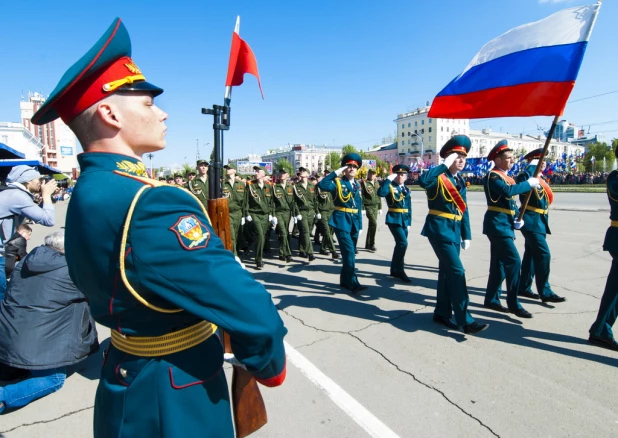 Парад Победы в Барнауле 9 мая 2016 года.