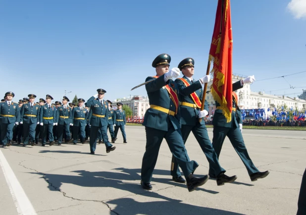 Парад Победы в Барнауле 9 мая 2016 года.