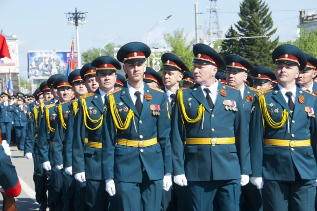 Парад Победы в Барнауле 9 мая 2016 года.