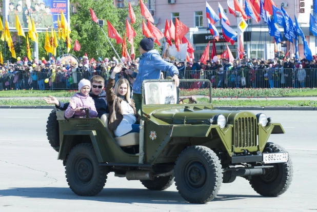 Парад Победы в Барнауле 9 мая 2016 года.