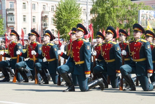 Парад Победы в Барнауле 9 мая 2016 года.