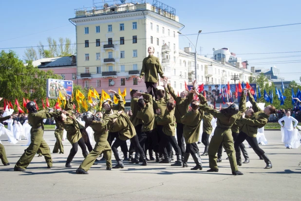 Парад Победы в Барнауле 9 мая 2016 года.