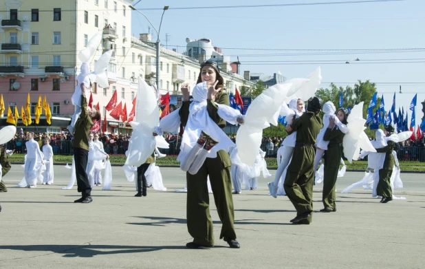 Парад Победы в Барнауле 9 мая 2016 года.