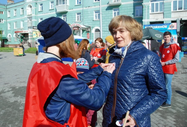 Подготовка к шествию "Бессмертного полка" в Барнауле. 9 мая 2016 года.