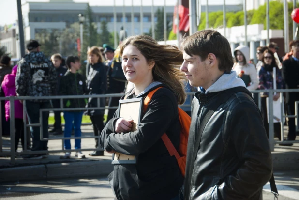 Подготовка к шествию "Бессмертного полка" в Барнауле. 9 мая 2016 года.