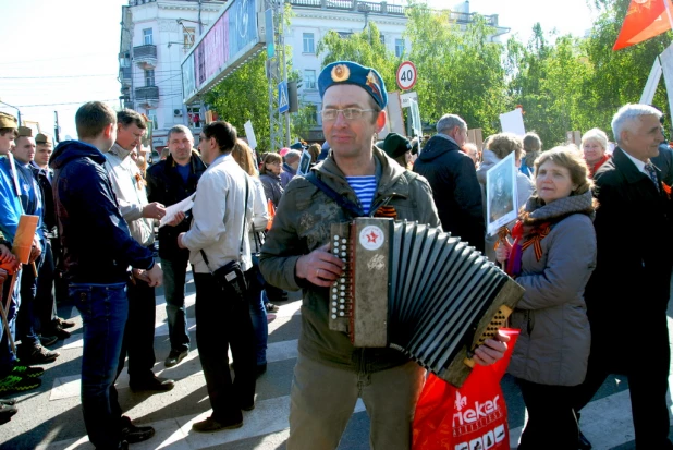 Подготовка к шествию "Бессмертного полка" в Барнауле. 9 мая 2016 года.