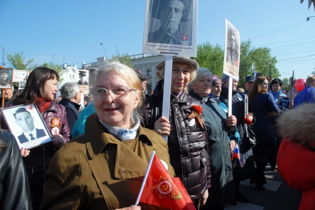 Подготовка к шествию "Бессмертного полка" в Барнауле. 9 мая 2016 года.