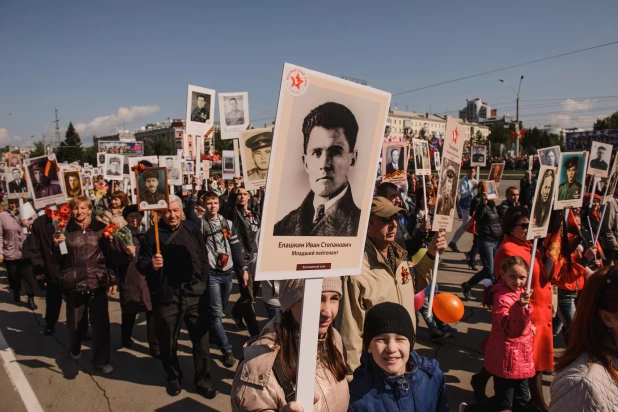 "Бессмертный полк" в Барнауле. 9 мая 2016 года.