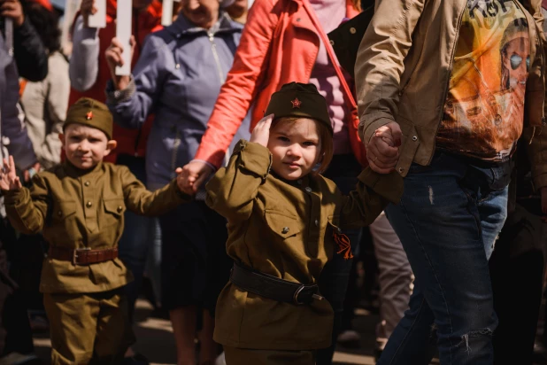 "Бессмертный полк" в Барнауле. 9 мая 2016 года.